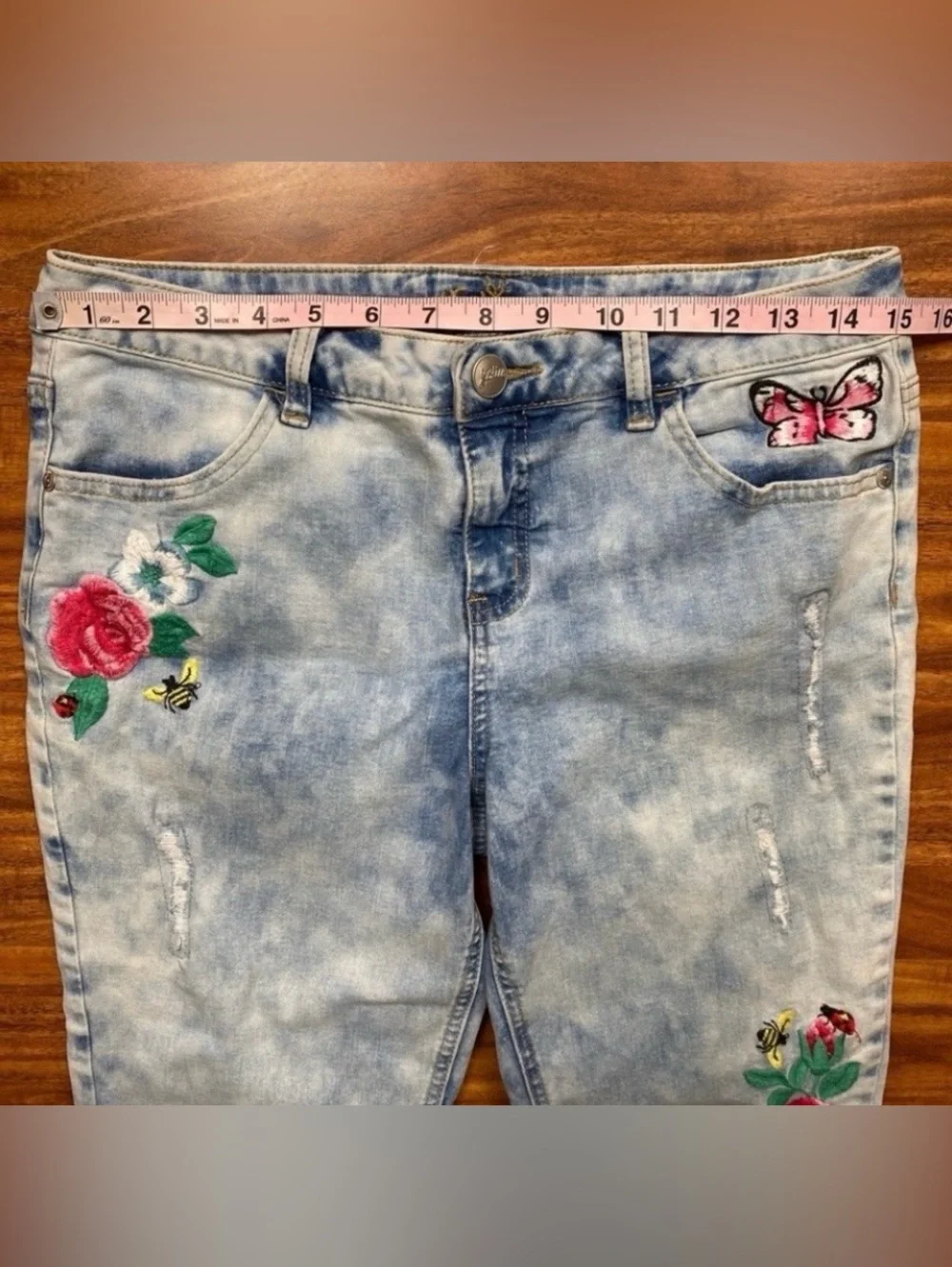 3/$25 Justice Girls Blue Acid Wash Floral Embroidered Crop Jeans Size 14 Plus